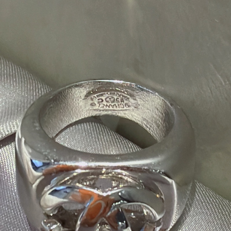 Chanel 銀色戒指寬版®️經典大Logo立體鏤空-10