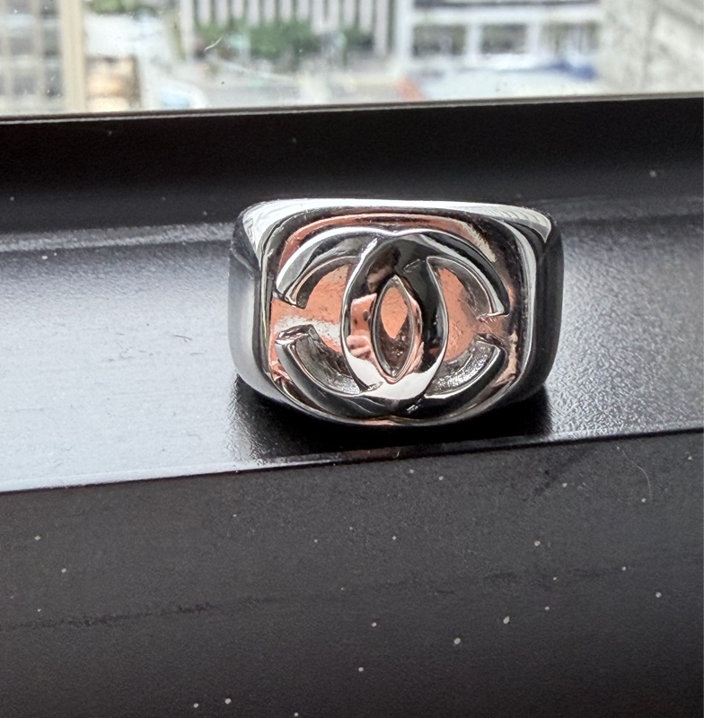 Chanel 銀色戒指寬版®️經典大Logo立體鏤空-5