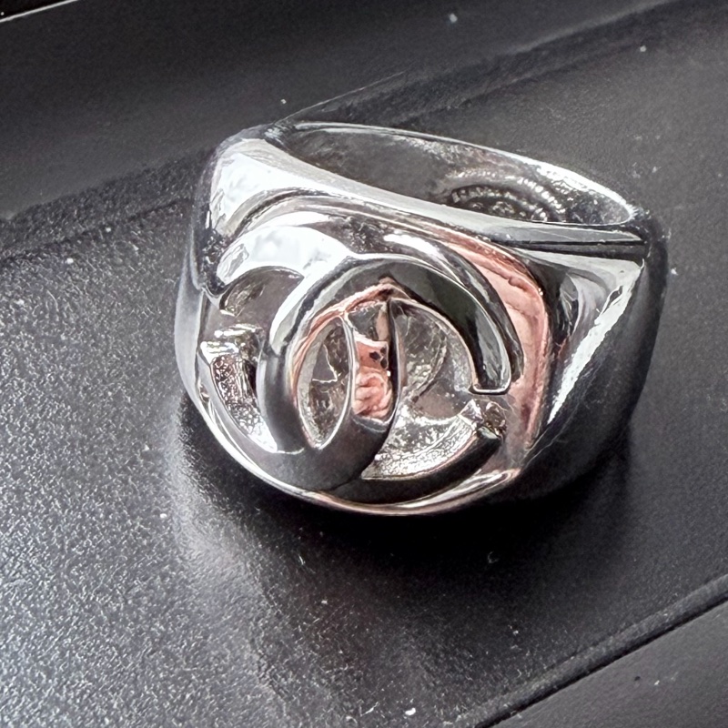 Chanel 銀色戒指寬版®️經典大Logo立體鏤空-6