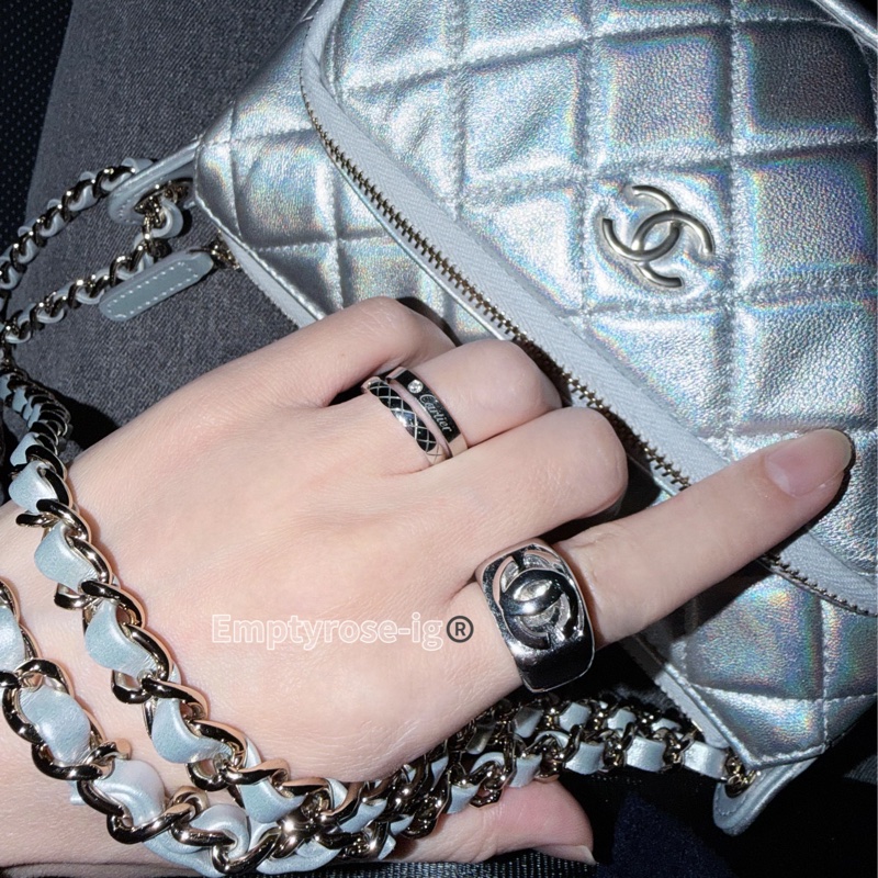 Chanel 銀色戒指寬版®️經典大Logo立體-5
