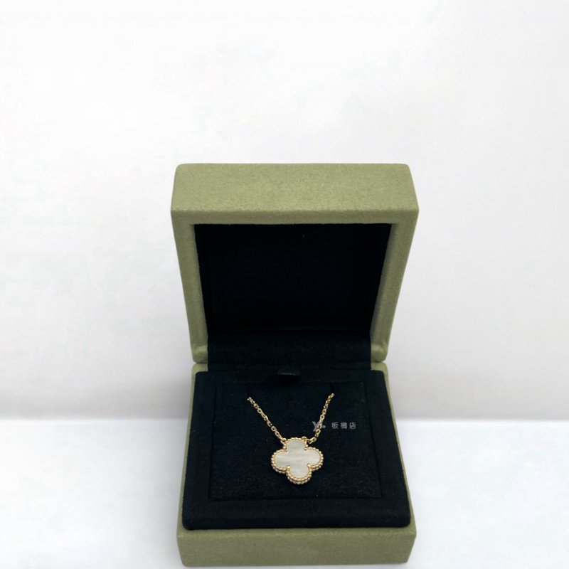 S5247-Van項鍊 Vintage Alhambra白色珍珠母貝18K金項鍊VCARA45900-1