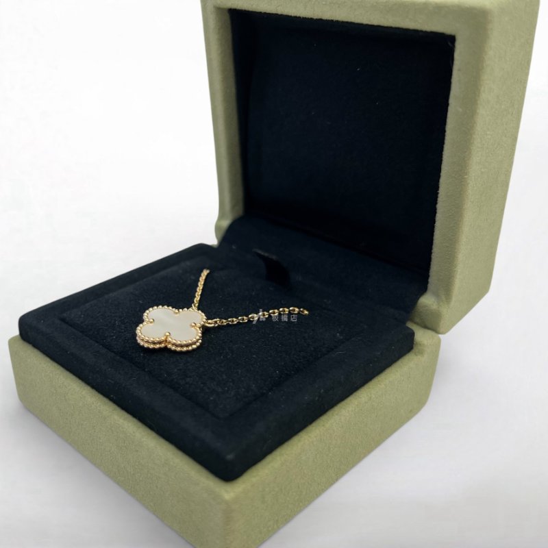 S5247-Van項鍊 Vintage Alhambra白色珍珠母貝18K金項鍊VCARA45900-3