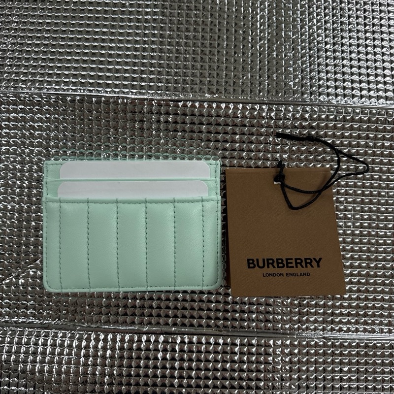 「英國代購」 全新Burberry 博柏利「專櫃親購」Lola TB金字LOGO羔羊皮卡夾(薄荷色)-1