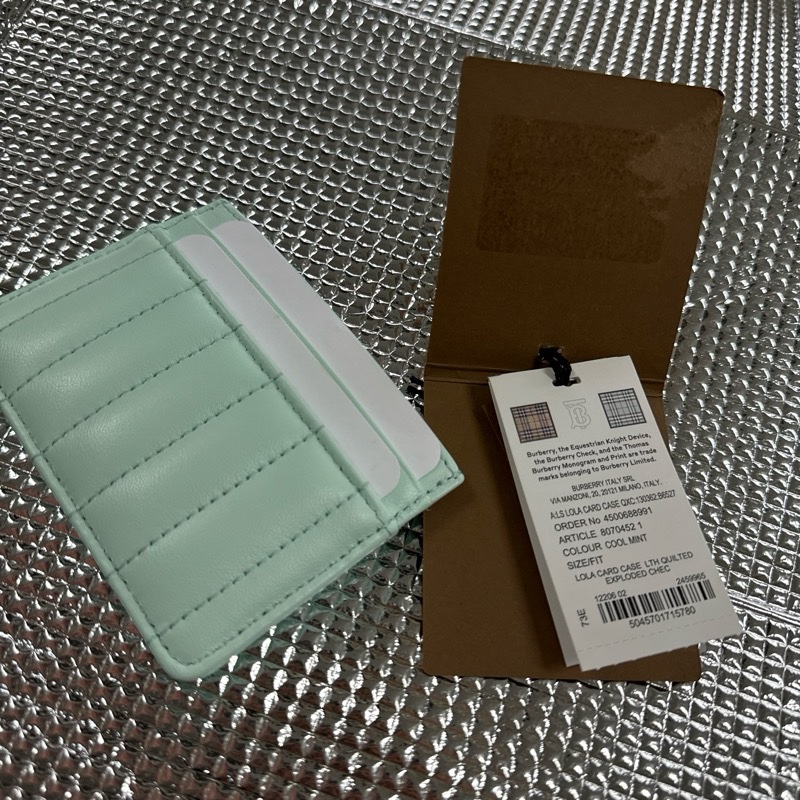 「英國代購」 全新Burberry 博柏利「專櫃親購」Lola TB金字LOGO羔羊皮卡夾(薄荷色)-7