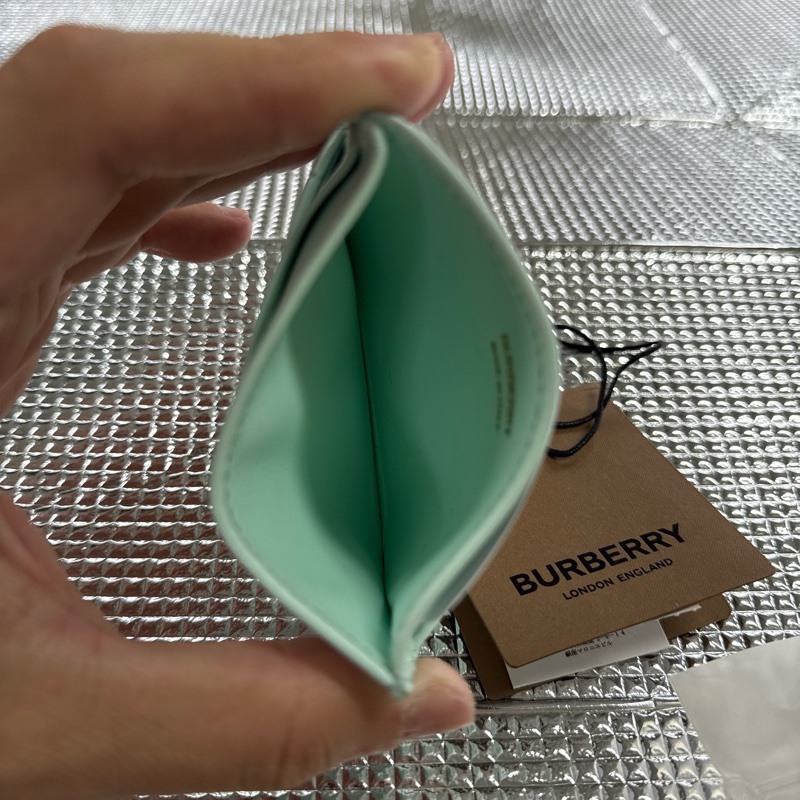 「英國代購」 全新Burberry 博柏利「專櫃親購」Lola TB金字LOGO羔羊皮卡夾(薄荷色)-11