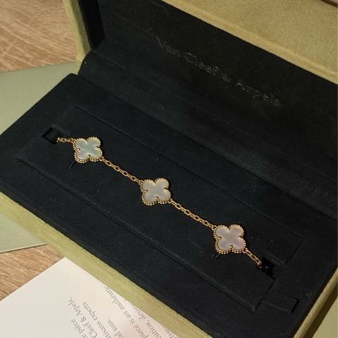 （🈶購證全配）VCA五花白貝母手鍊