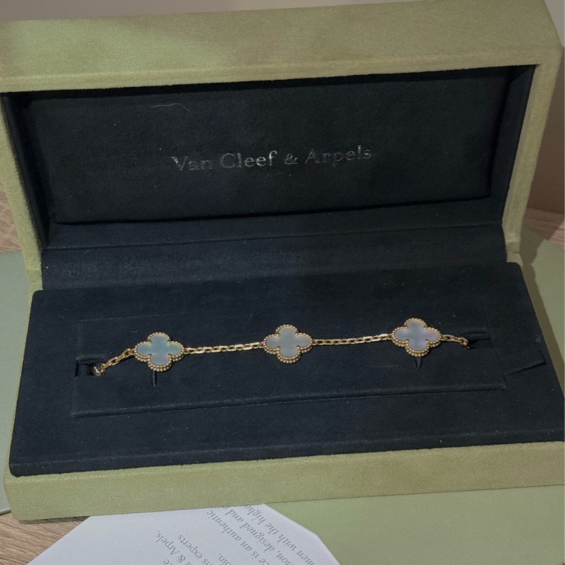 （🈶購證全配）VCA五花白貝母手鍊-1