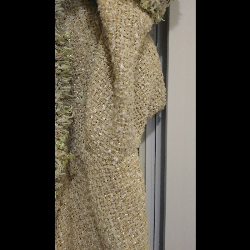 Chanel 駝色毛呢嫩綠毛毛邊短版外套-11