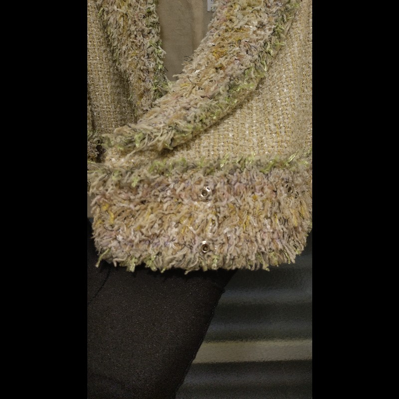 Chanel 駝色毛呢嫩綠毛毛邊短版外套-17