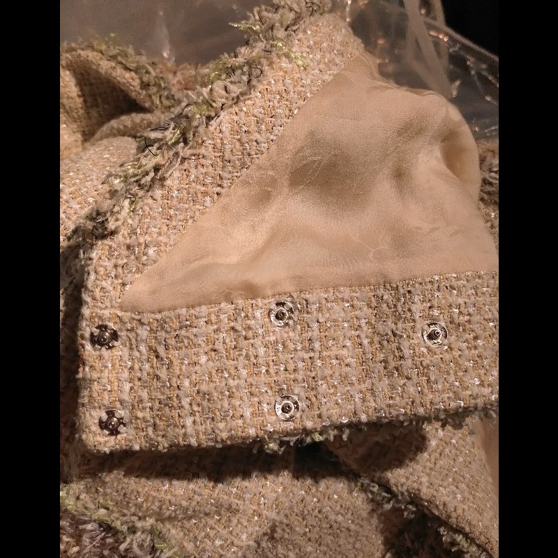 Chanel 駝色毛呢嫩綠毛毛邊短版外套-25