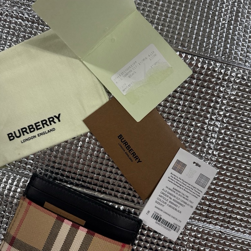 「英國代購」 全新Burberry 博柏利「專櫃親購」經典格紋黑色卡夾-6