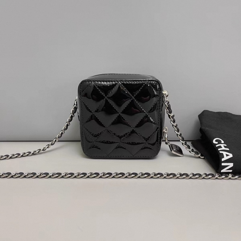 Chanel香奈兒 黑銀漆皮寶石方糖鏈條包 芯片-1