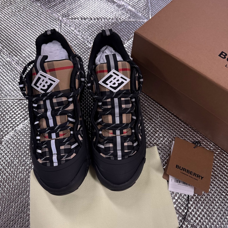 全新Burberry 時尚童鞋/經典格紋/好穿耐走-6