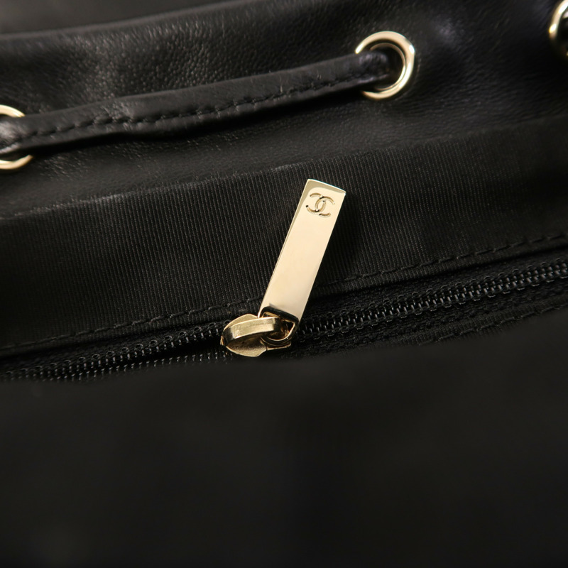 CHANEL 羊皮皮革Backpack金扣背包-17