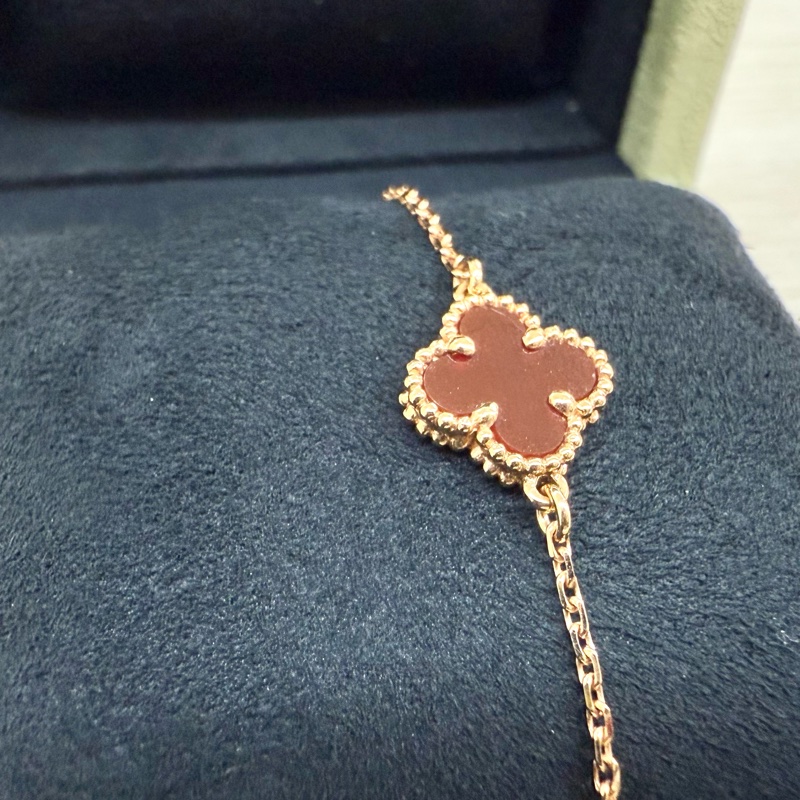 VCA紅玉髓四葉草Sweet Alhambra18k玫瑰金手鍊ARN59K00-2