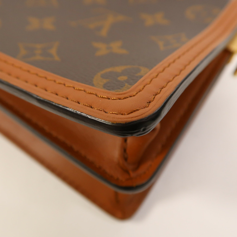 LOUIS VUITTON Monogram Reverse Mini Dauphine金扣肩背袋-11