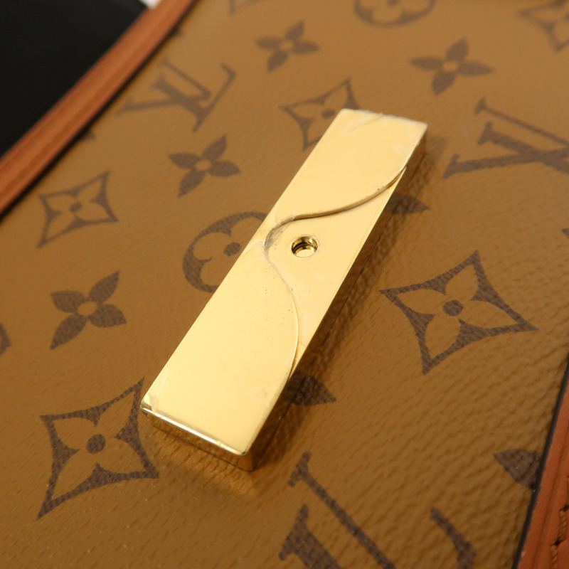 LOUIS VUITTON Monogram Reverse Mini Dauphine金扣肩背袋-16