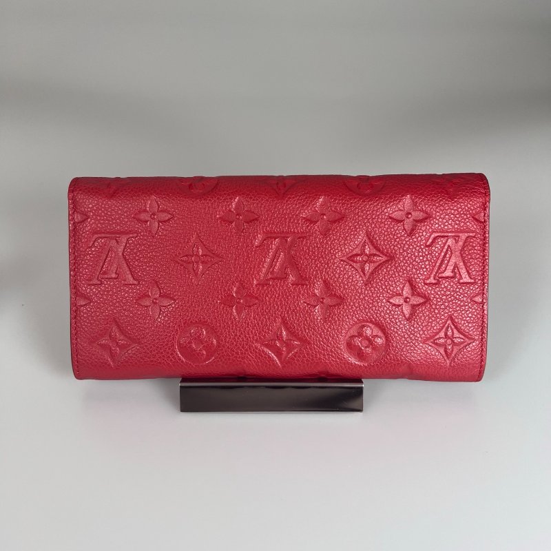 LV M60302 紅金扣牛皮壓紋長夾-1