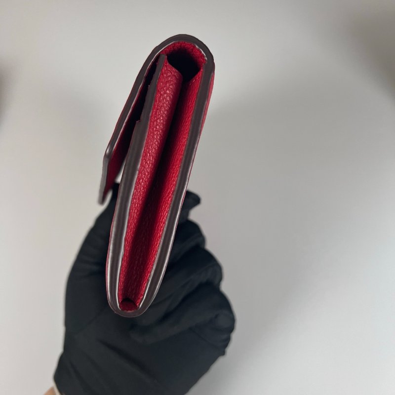 LV M60302 紅金扣牛皮壓紋長夾-2