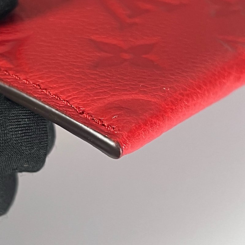 LV M60302 紅金扣牛皮壓紋長夾-13