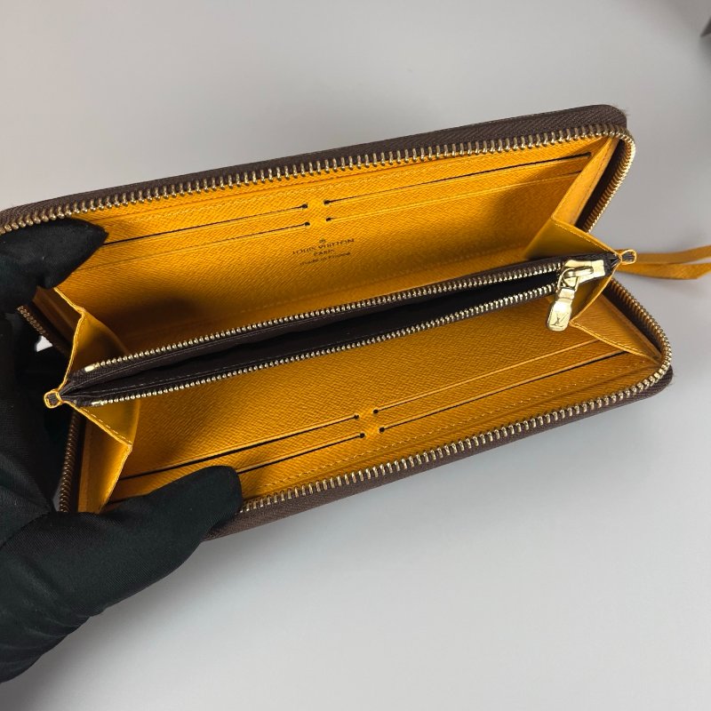 LV M60744 老花拼黃ㄇ拉長夾-4