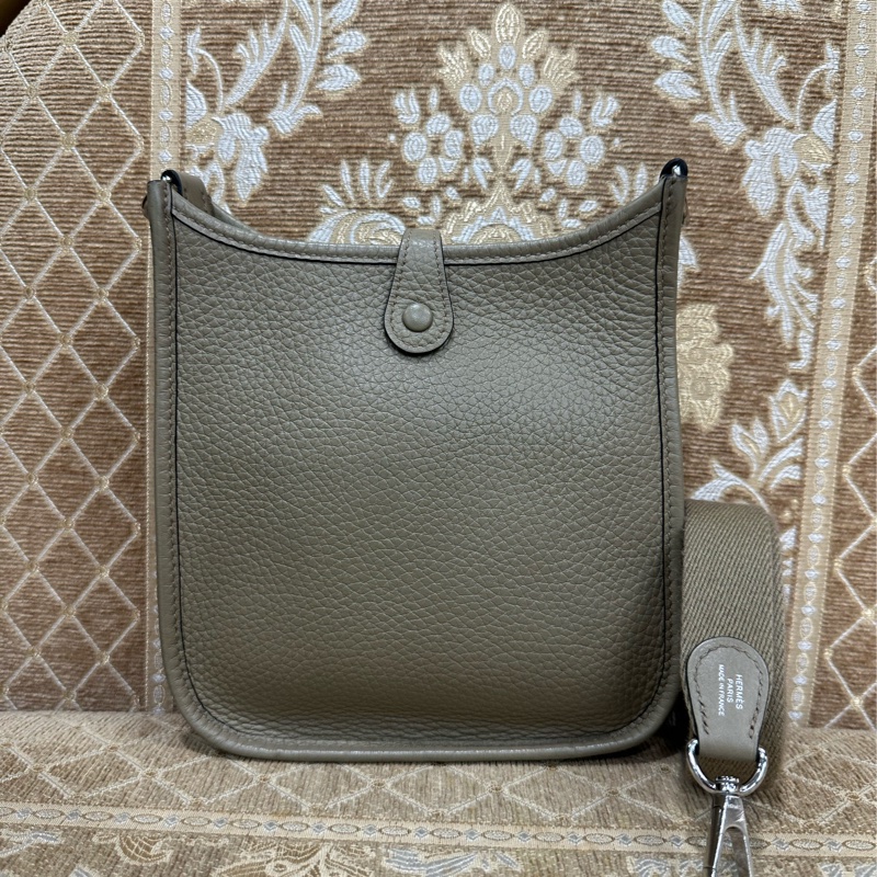 Hermes 8Q馬爾法米色Beige Marfa Clemence皮銀釦Mini Evelyne16Amazone斜背包 H069426-1