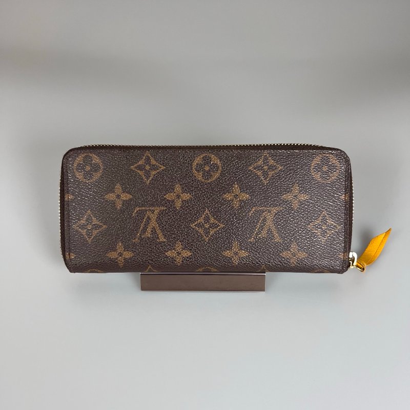 LV M60744 老花拼黃ㄇ拉長夾-1