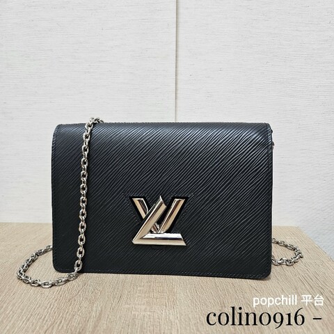 [耐看Woc選擇,新年福利🧧] LV黑牛皮水波紋銀釦Twist Woc斜背鏈包