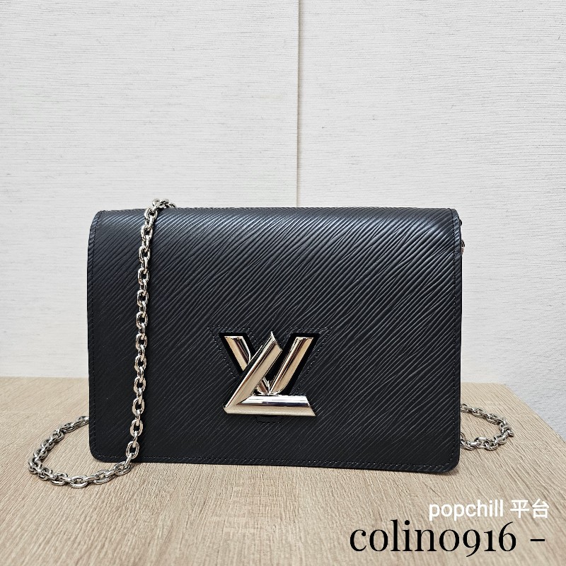 [耐看Woc選擇,新年福利🧧] LV黑牛皮水波紋銀釦Twist Woc斜背鏈包-0