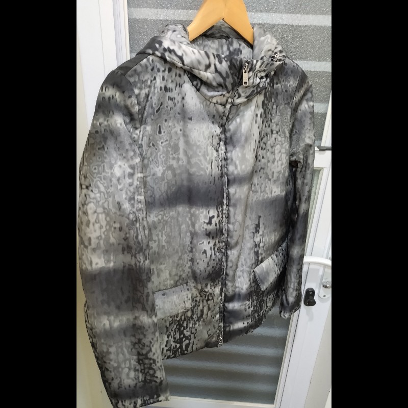 Prada 灰白點點尼龍外套-1