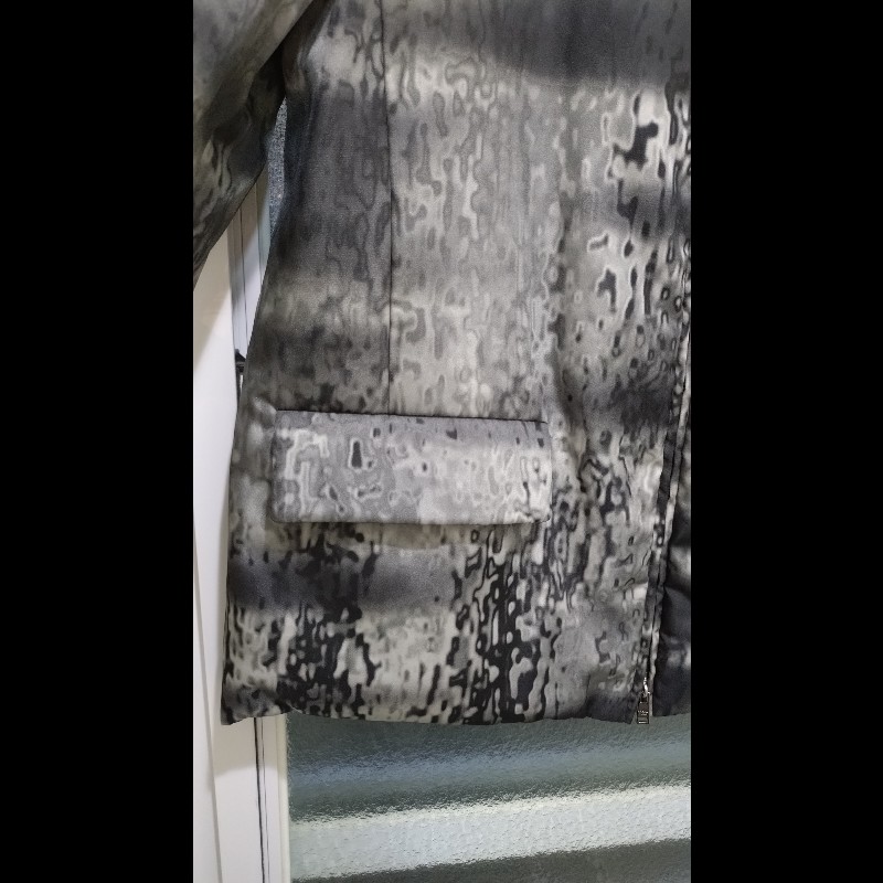 Prada 灰白點點尼龍外套-4