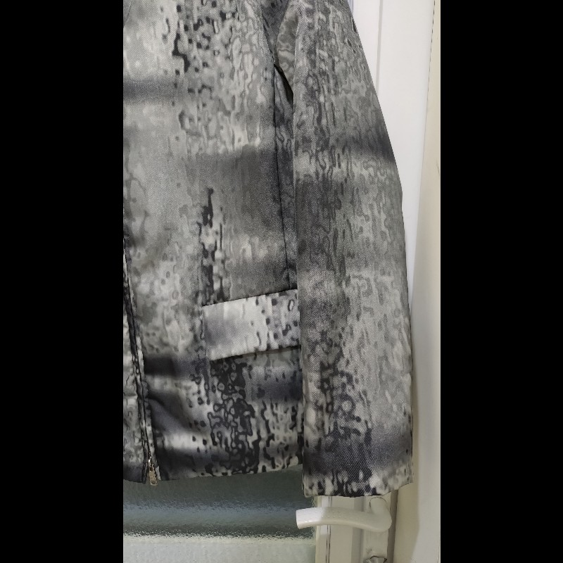 Prada 灰白點點尼龍外套-5