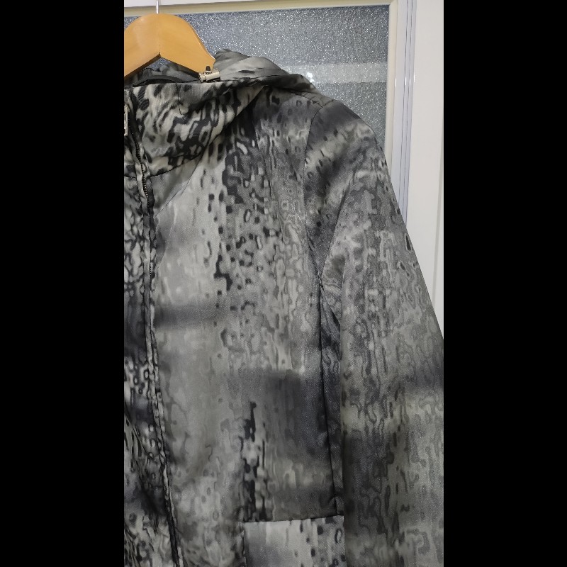 Prada 灰白點點尼龍外套-7