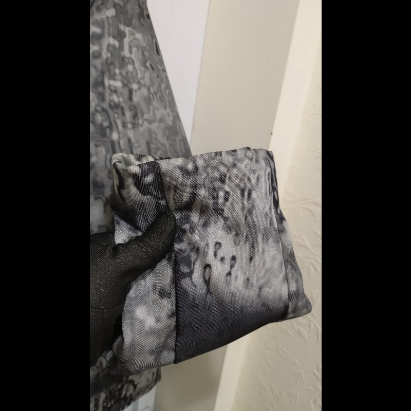 Prada 灰白點點尼龍外套-8