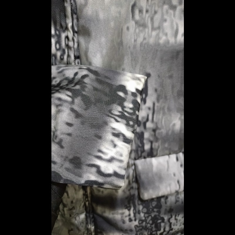 Prada 灰白點點尼龍外套-14