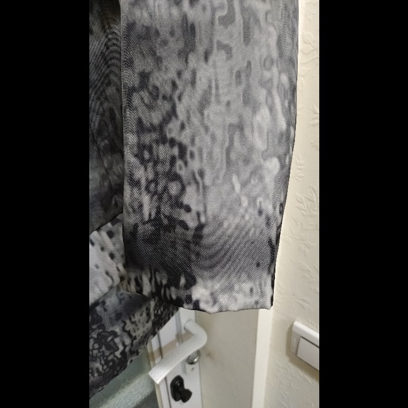 Prada 灰白點點尼龍外套-17