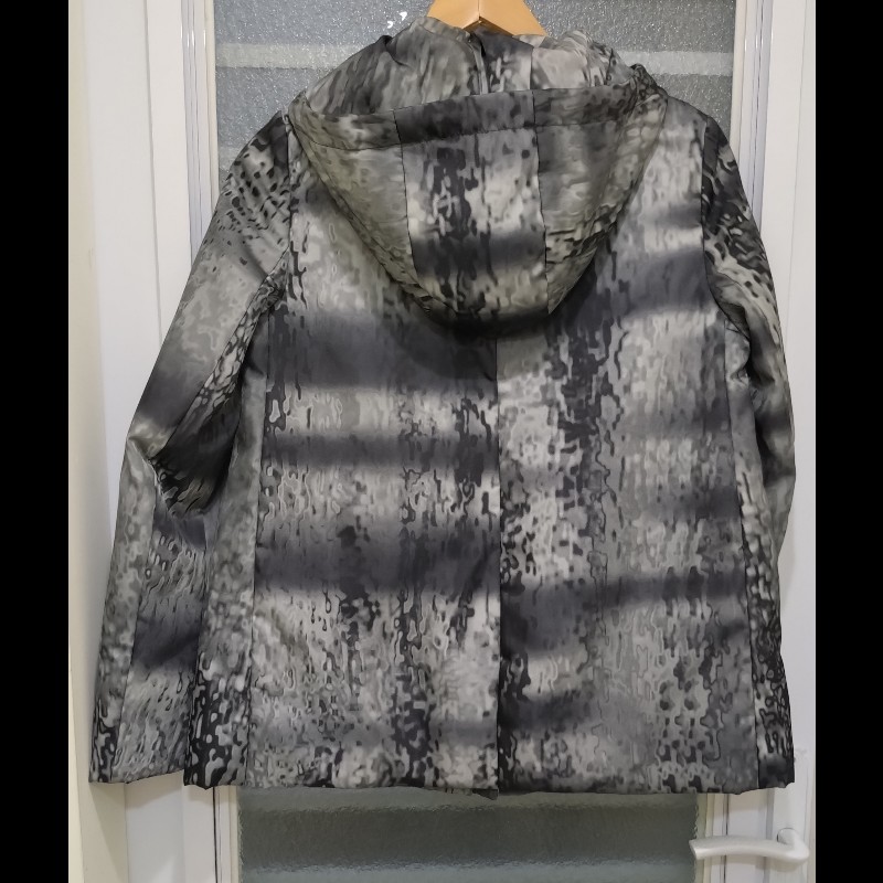 Prada 灰白點點尼龍外套-21