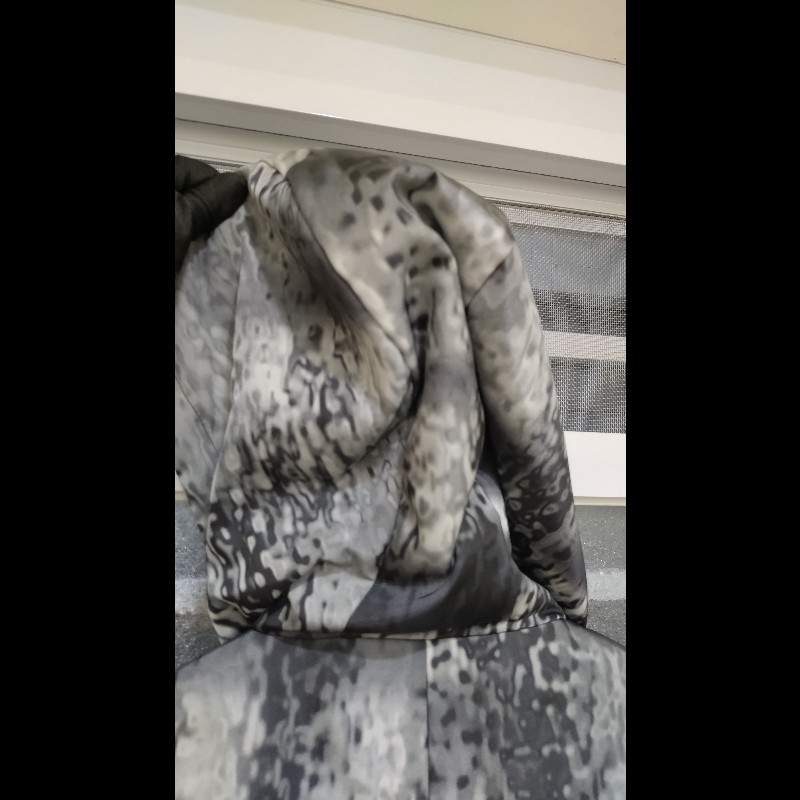 Prada 灰白點點尼龍外套-23