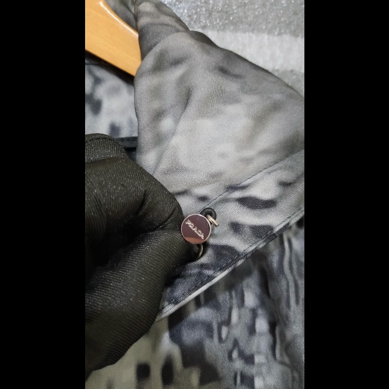 Prada 灰白點點尼龍外套-26