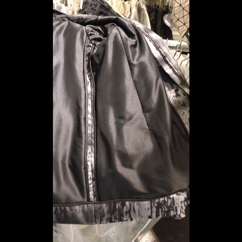 Prada 灰白點點尼龍外套-36