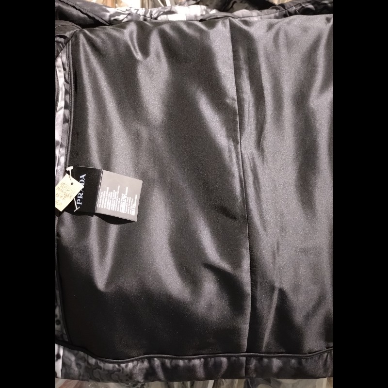 Prada 灰白點點尼龍外套-39