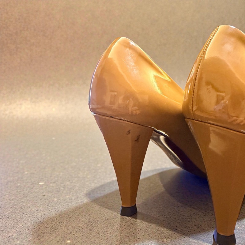 🍒 【Miu Miu】專櫃正品 經典焦糖裸色漆皮魚口粗跟鞋溫潤氣質、復古摩登 size:38/2F260131-1-18