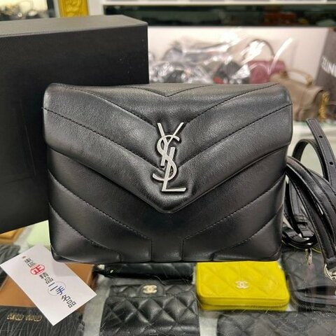 東區正精品㊣YSL Saint Laurent 678401 Toy Loulou mini 黑色牛皮銀字胖胖包方胖包 RA1854