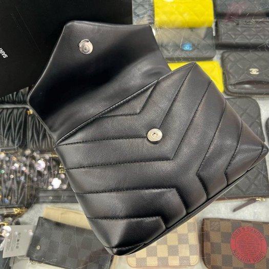 東區正精品㊣YSL Saint Laurent 678401 Toy Loulou mini 黑色牛皮銀字胖胖包方胖包 RA1854-1