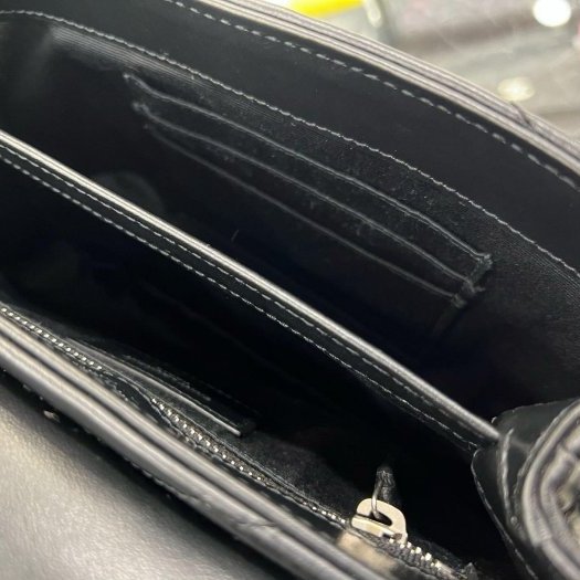 東區正精品㊣YSL Saint Laurent 678401 Toy Loulou mini 黑色牛皮銀字胖胖包方胖包 RA1854-3