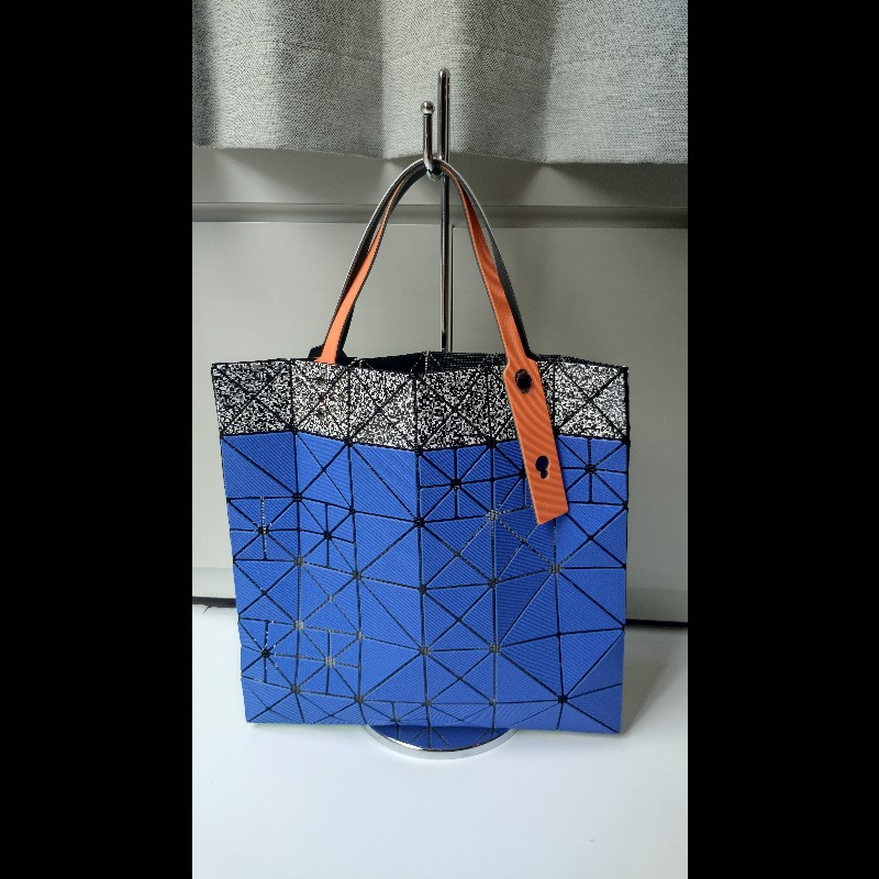 Issey Miyake BAOBAO 藍綠拼色購物包 6×6-2
