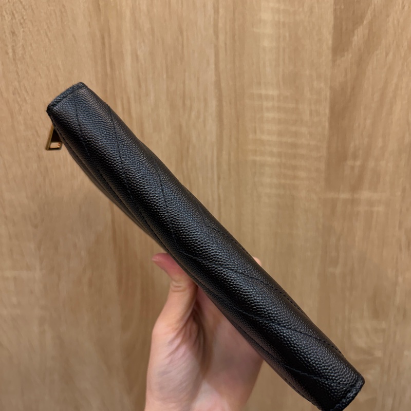 YSL 黑魚子醬牛皮金釦ㄇ拉12卡長夾-6