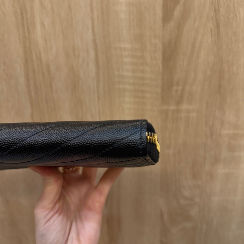 YSL 黑魚子醬牛皮金釦ㄇ拉12卡長夾-9