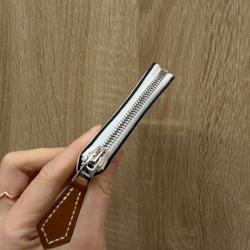Hermes 白Evercolor牛皮銀釦Silk in絲巾零錢包H087087-2