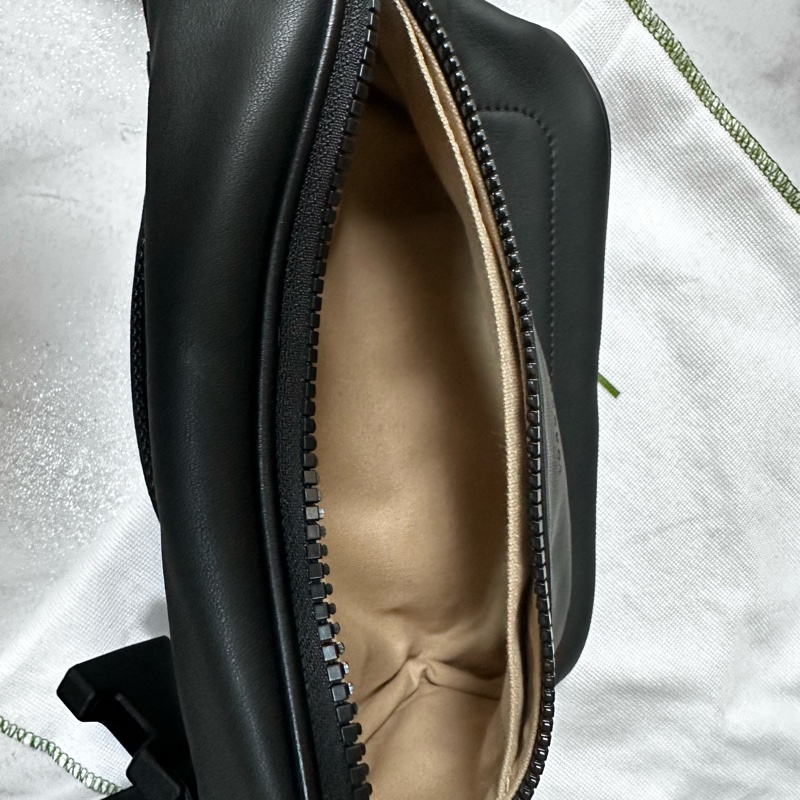 LONGCHAMP 精品小牛皮側背包-9